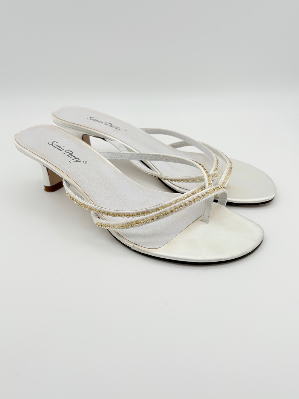 Satin Party Lisa White Strappy Rhinestone Sandals Thong Toe Kitten Heel 8 1/2 B